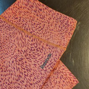 Reebok High-Waist Peach & Plum Leopard Print Capris | Women | Medium